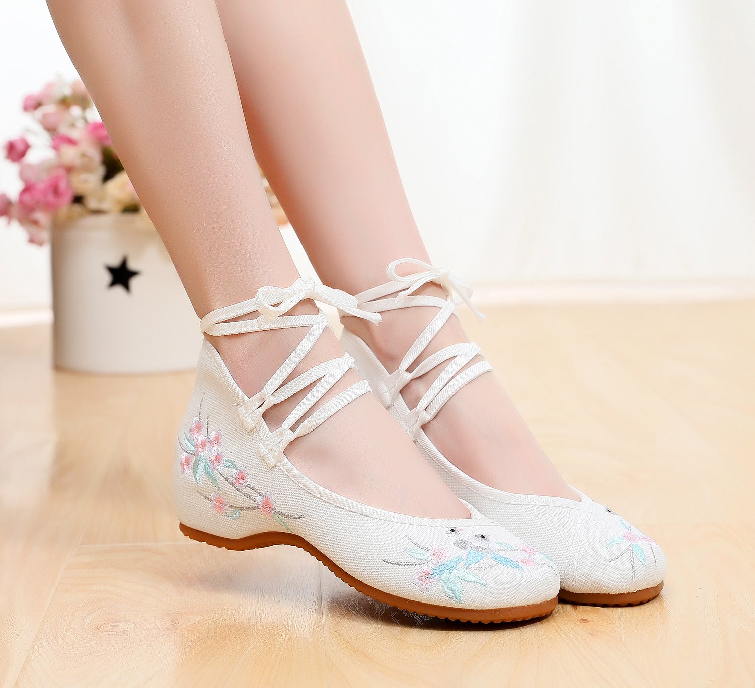 Embroidered Cotton Upgraded Thickened Tendon Bottom Canvas Shoes
