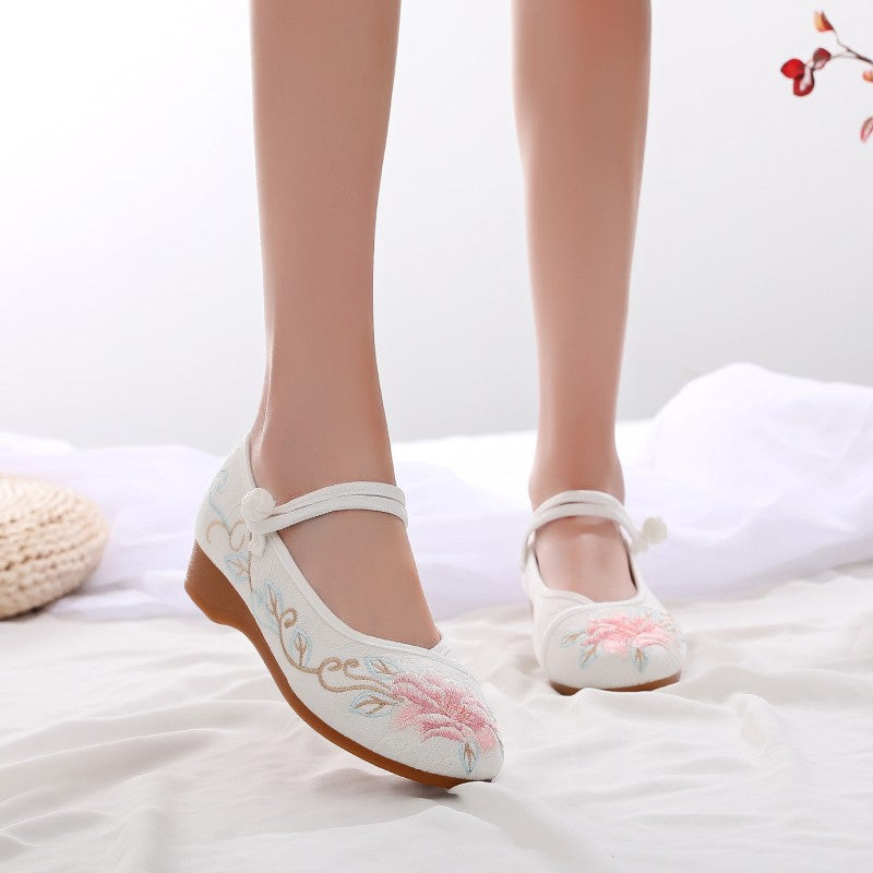 Women's Chinese Style Embroidered Cotton Tea Specialist Canvas Shoes