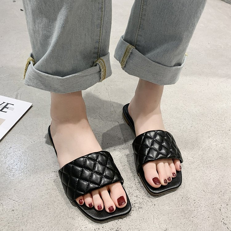 Unique Women's Flat Large Size Fashion Slippers