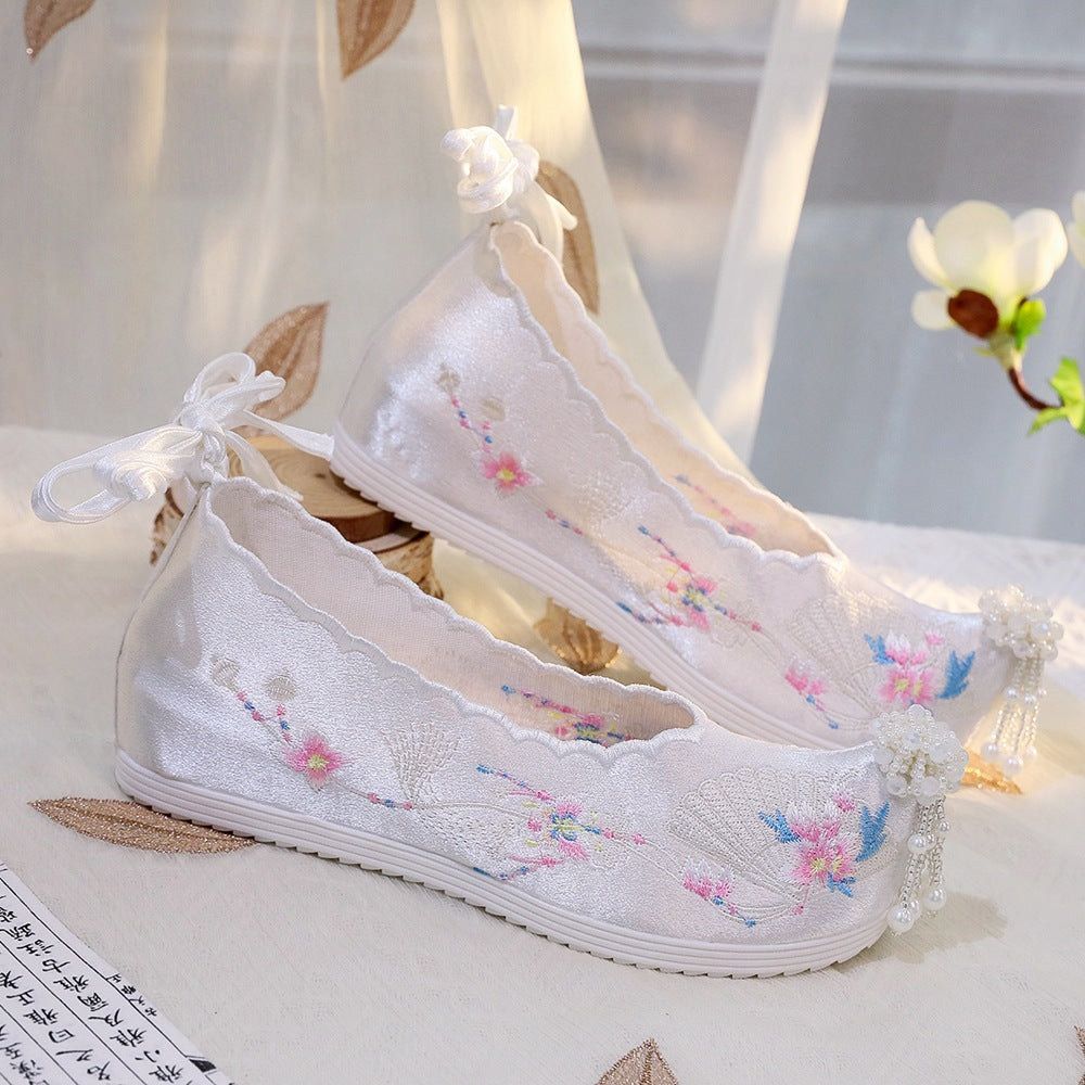 Women's Old Beijing Cloth Embroidered Soft Bottom Canvas Shoes