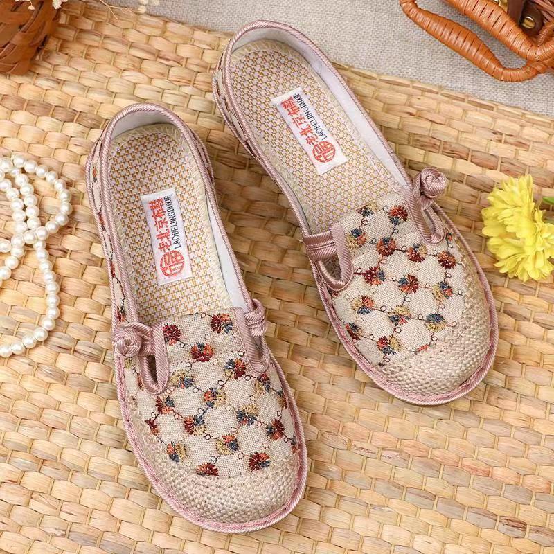 Women's Old Beijing Cloth Embroidered Ethnic Style Woven Soft Canvas Shoes