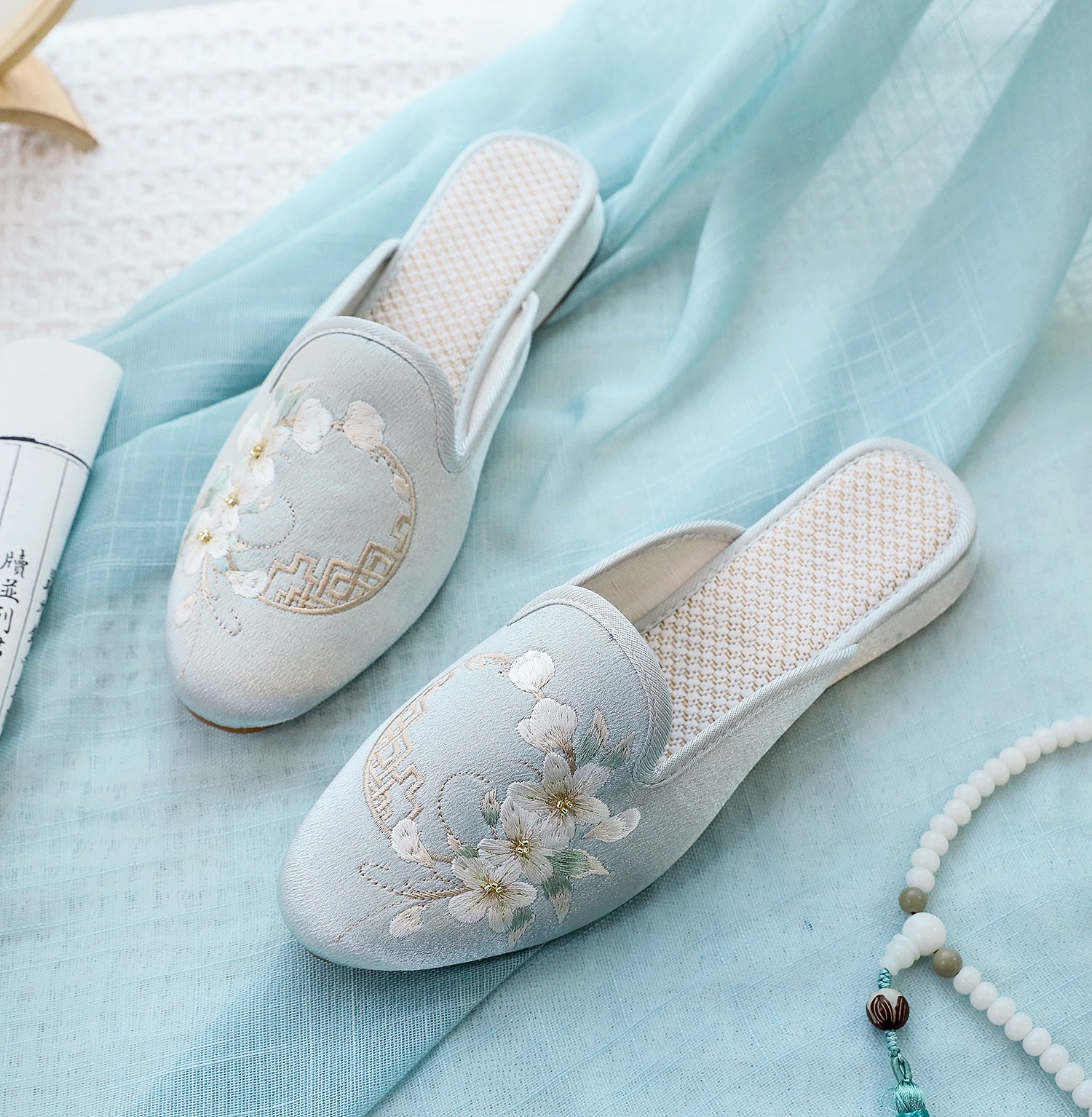 Innovative Women's Mercerizing Satin Embroidered Cloth Sandals
