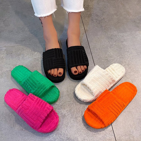 Women's Large Size Fluffy Flat Platform Outdoor Slippers