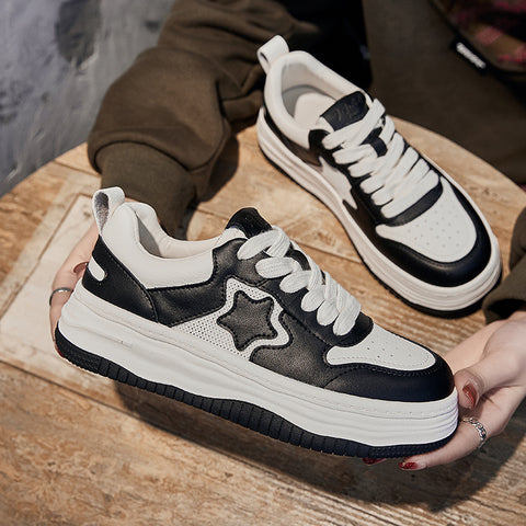 Sneakers spesse in tinta stile coreano versatile da donna