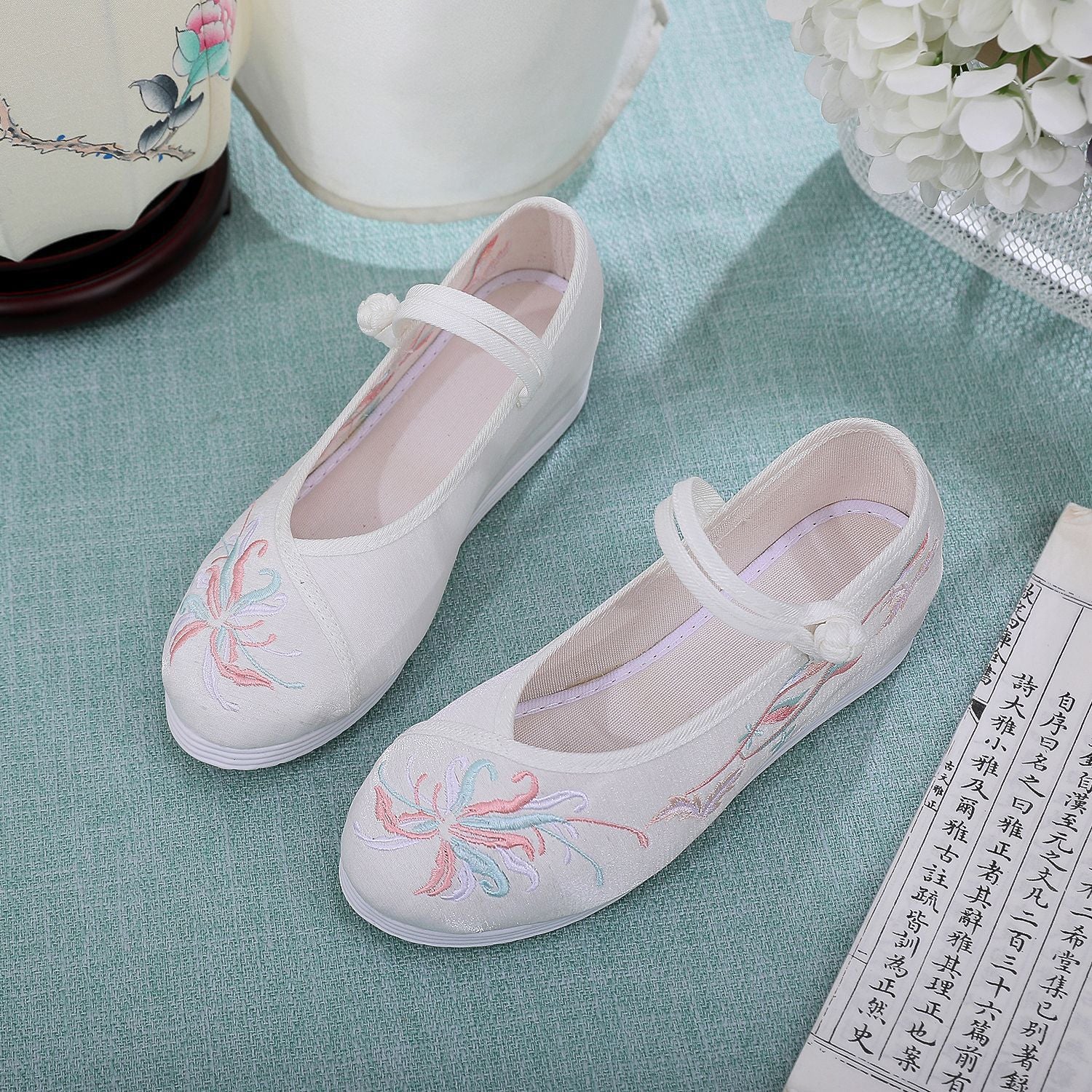 Flat Round Toe Embroidered For Han Heels