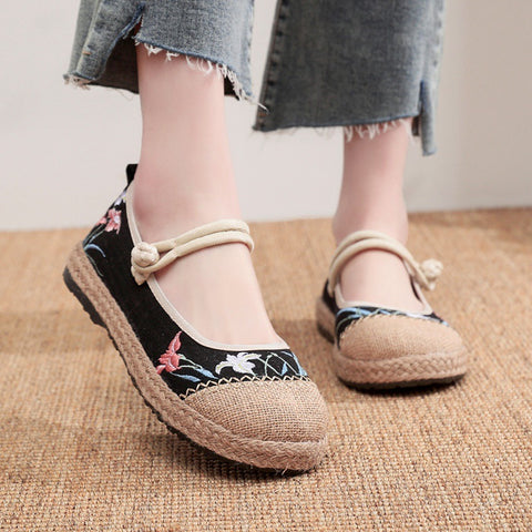 Women's Big Head Embroidered Old Beijing Cloth Single Canvas Shoes