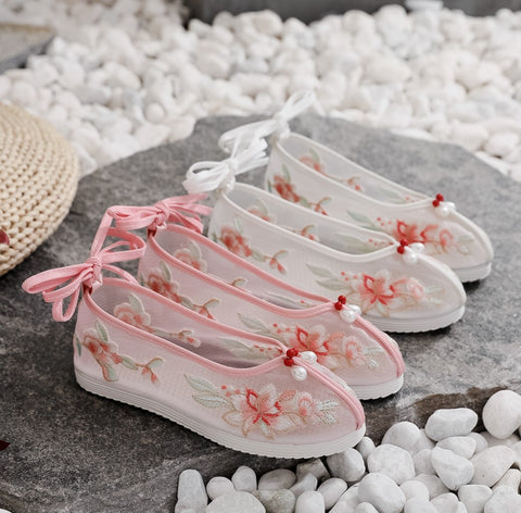 Women's Antique Embroidered Flat Pearl Ancient Sandals