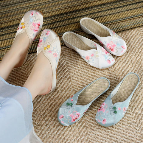Women's Old Beijing Cloth Embroidered Summer Wear Slippers