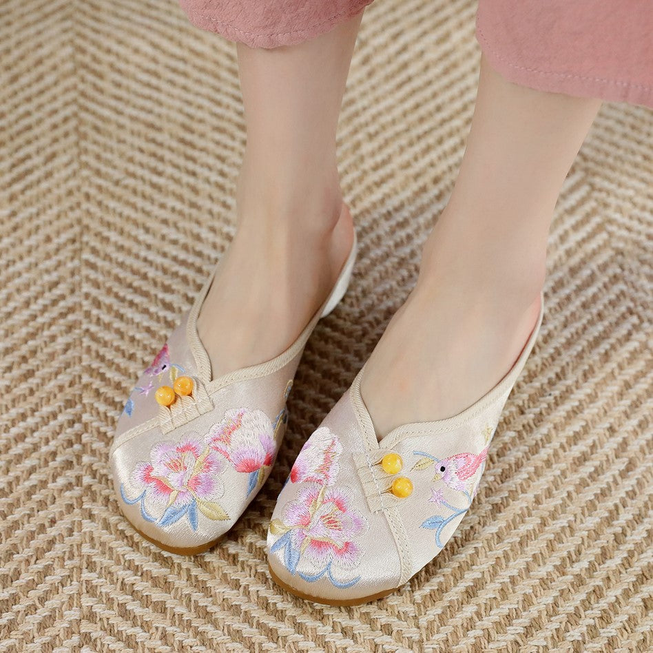 Women's Lark Summer Ethnic Style Embroidered Ancient Slippers