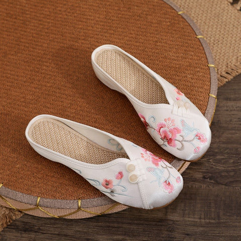 Women's Old Beijing Cloth Embroidered Summer Wear Slippers